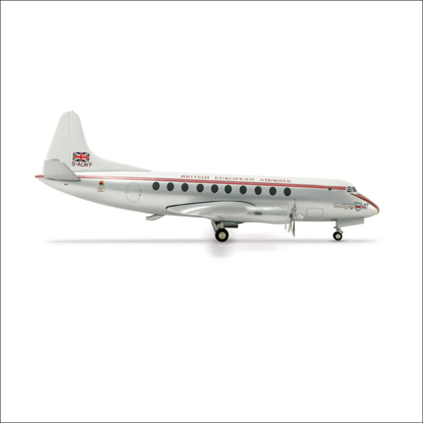 Zij-aanzicht van een zilverklerig  Vickers Viscount vliegtuig (Herpa Wings schaalmodel) met rode en zwarte strepen, staand op een witte achtergrond.